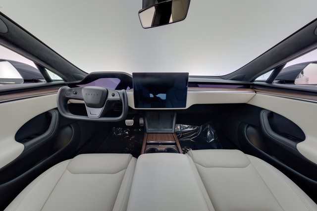 2023 Tesla Model S — photo 21 of 25