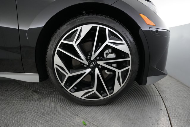 2023 Hyundai IONIQ 6 — photo 16 of 24
