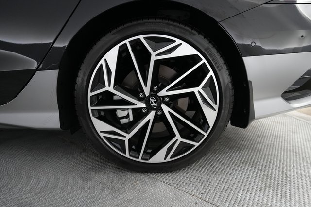 2023 Hyundai IONIQ 6 — photo 7 of 24