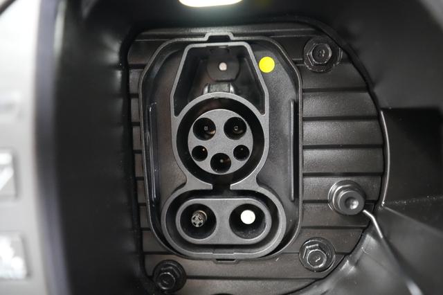 2023 Hyundai IONIQ 6 — photo 8 of 24