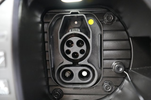 2023 Hyundai IONIQ 6 — photo 8 of 24