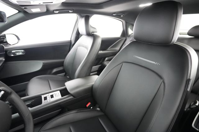 2023 Hyundai IONIQ 6 — photo 3 of 24