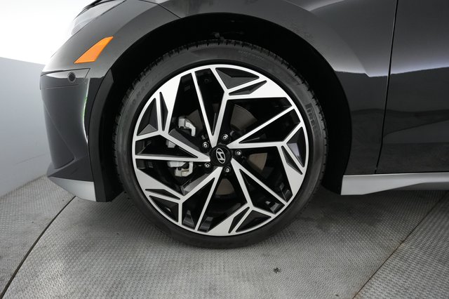 2023 Hyundai IONIQ 6 — photo 15 of 24