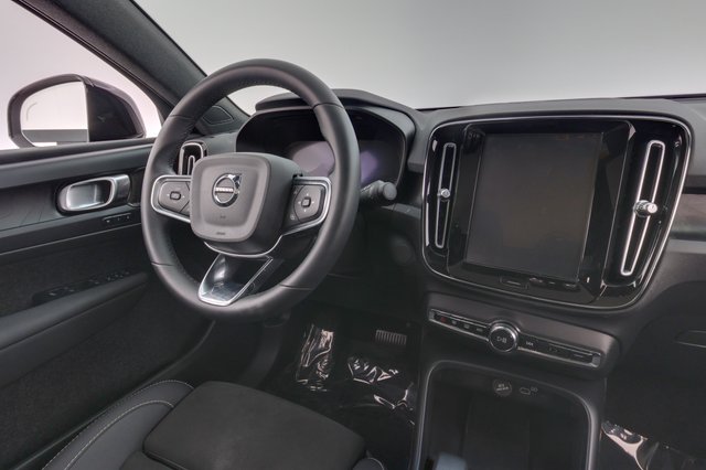 2023 Volvo C40 Recharge — photo 19 of 23