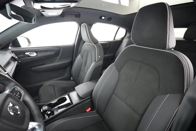 2023 Volvo C40 Recharge — photo 3 of 23