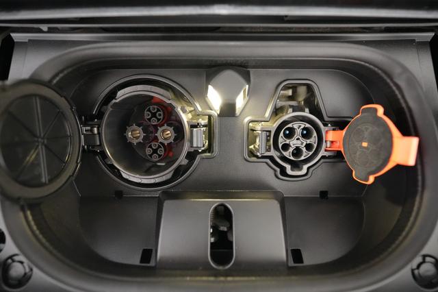 2024 Nissan LEAF — photo 8 of 23