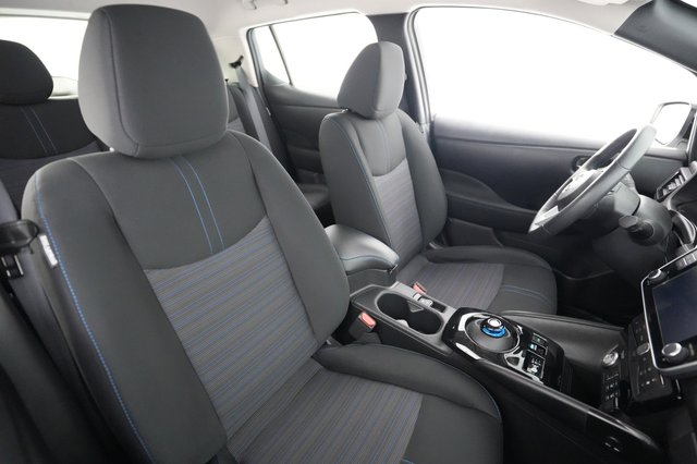 2024 Nissan LEAF — photo 18 of 23