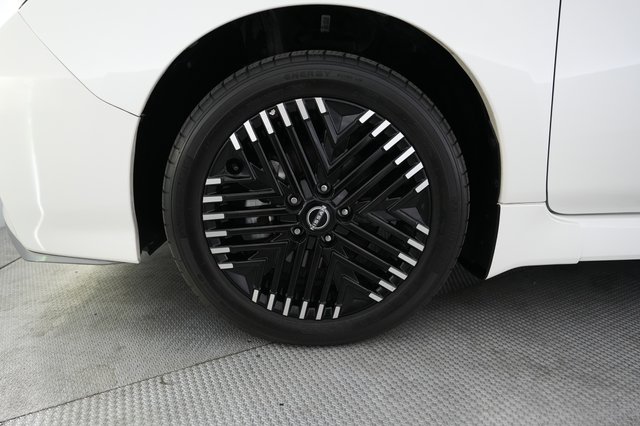 2024 Nissan LEAF — photo 15 of 23