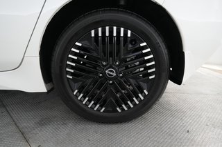 2024 Nissan LEAF — photo 7 of 23