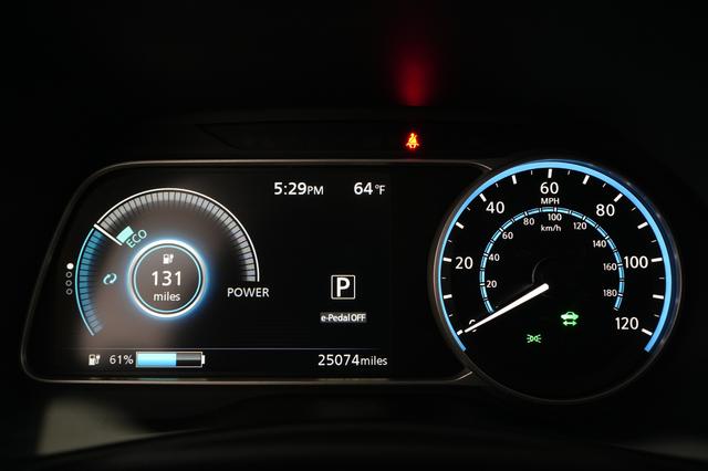 2024 Nissan LEAF — photo 5 of 23