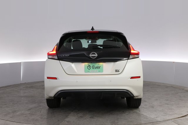 2024 Nissan LEAF — photo 12 of 23