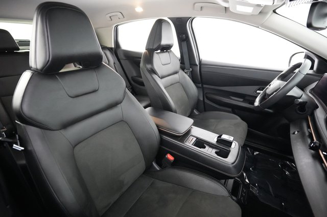 2024 Nissan Ariya — photo 18 of 23