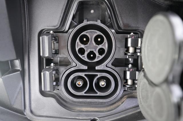 2024 Nissan Ariya — photo 8 of 24