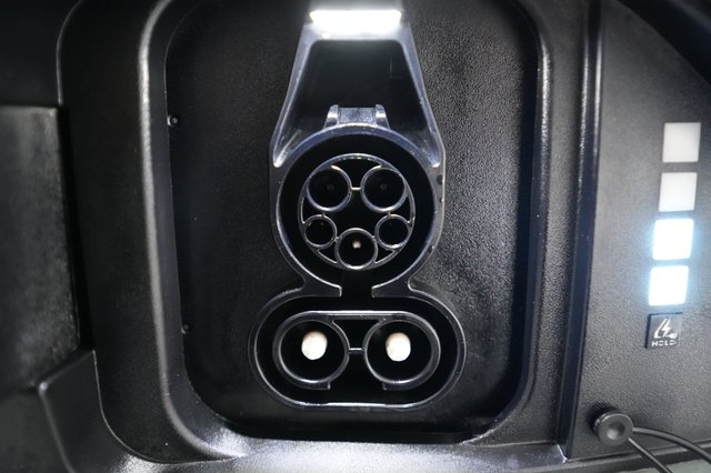 2024 Hyundai Kona Electric — photo 8 of 24