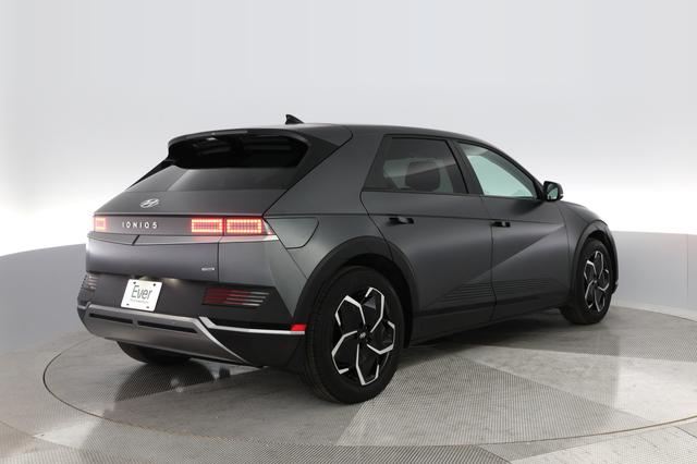 2023 Hyundai IONIQ 5 — photo 10 of 29