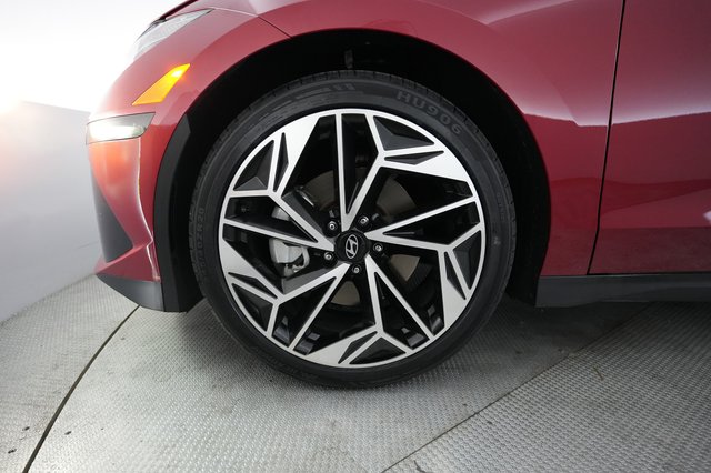 2024 Hyundai IONIQ 6 — photo 7 of 24