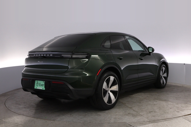 2025 Porsche Macan