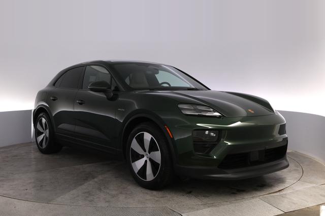 2025 Porsche Macan — photo 10 of 27