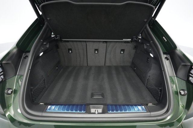 2025 Porsche Macan — photo 6 of 27