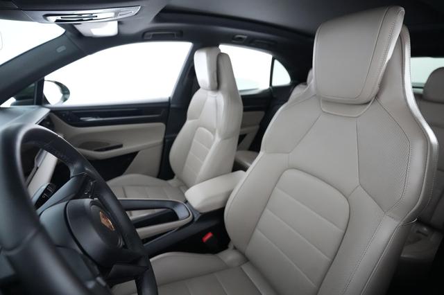 2025 Porsche Macan — photo 3 of 27