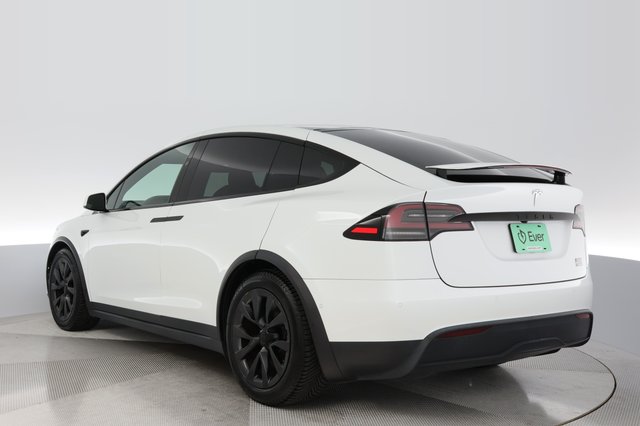 2022 Tesla Model X — photo 11 of 25