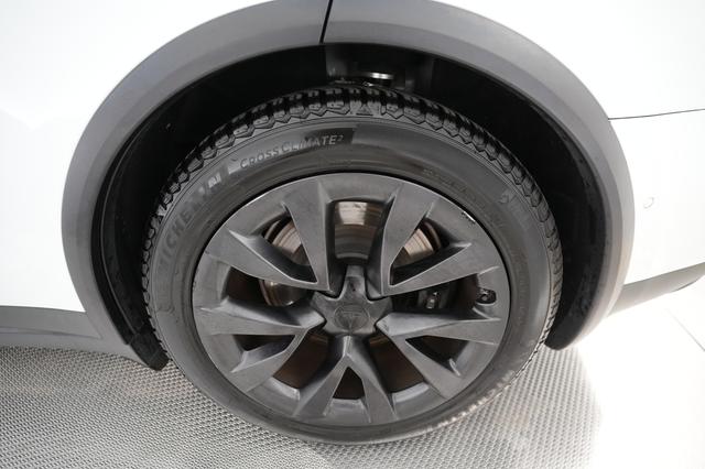 2022 Tesla Model X — photo 7 of 25