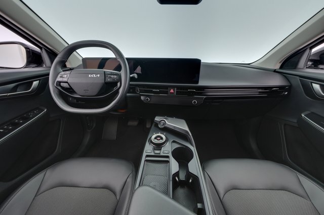 2025 Kia EV6 — photo 21 of 24