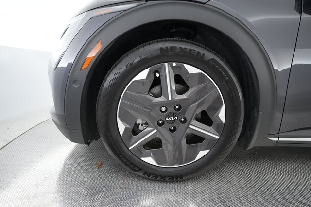 2025 Kia EV6 — photo 16 of 24