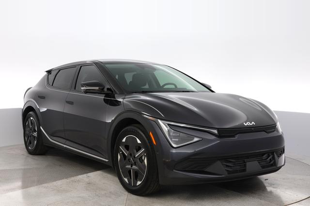 2025 Kia EV6 — photo 10 of 24