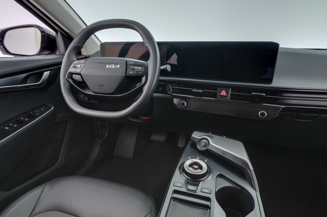 2025 Kia EV6 — photo 20 of 24