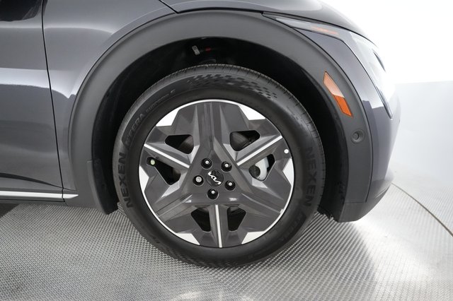 2025 Kia EV6 — photo 15 of 24