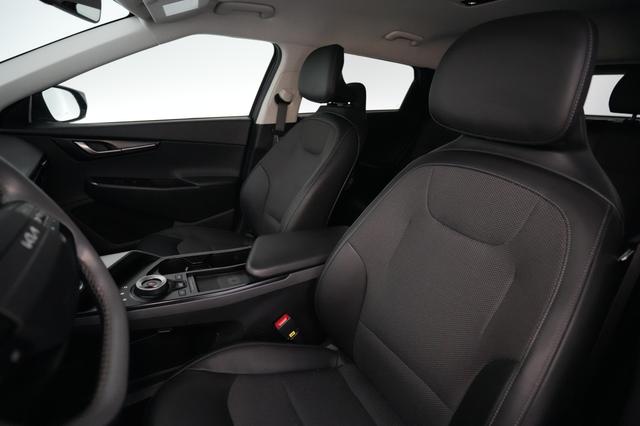 2025 Kia EV6 — photo 3 of 24