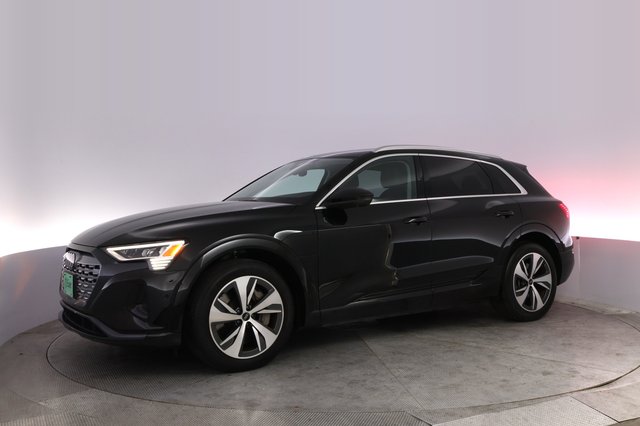 2024 Audi Q8 e-tron — photo 14 of 24