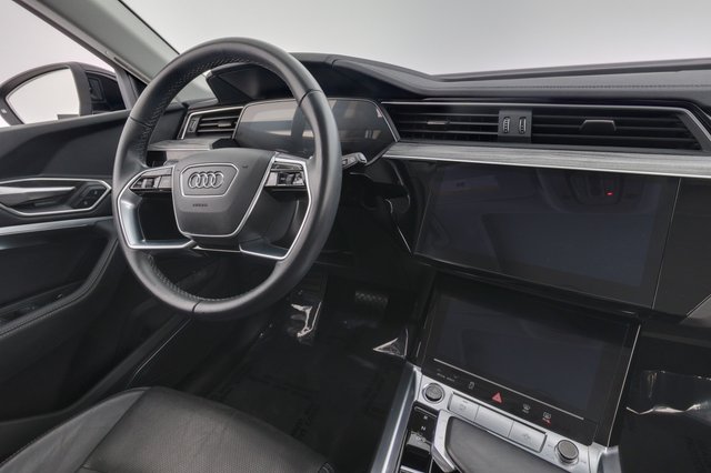 2024 Audi Q8 e-tron — photo 20 of 24