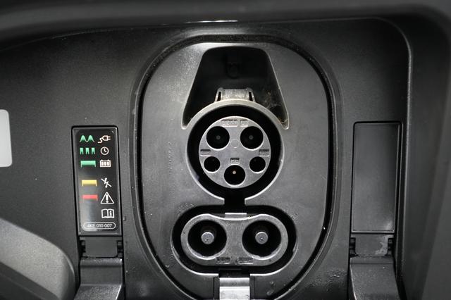 2024 Audi Q8 e-tron — photo 8 of 24