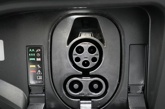2024 Audi Q8 e-tron — photo 8 of 24
