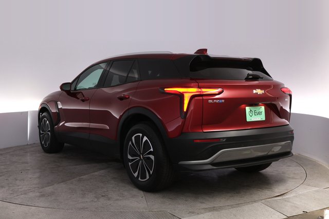 2024 Chevrolet Blazer EV — photo 13 of 24