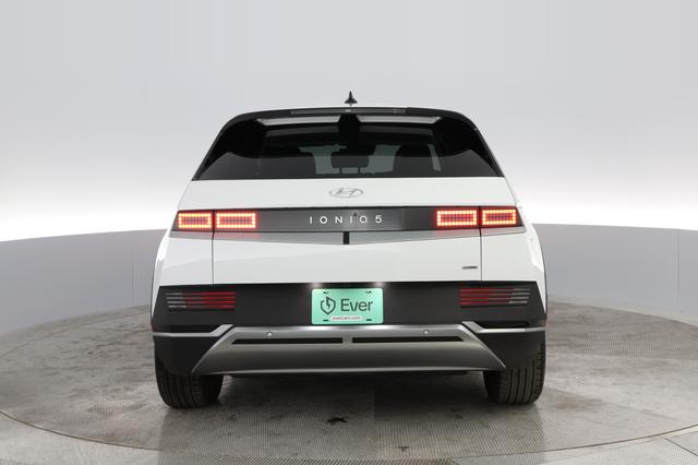 2024 Hyundai IONIQ 5 — photo 8 of 25