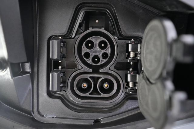 2024 Nissan Ariya — photo 8 of 24
