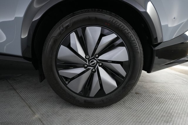 2024 Nissan Ariya — photo 7 of 24