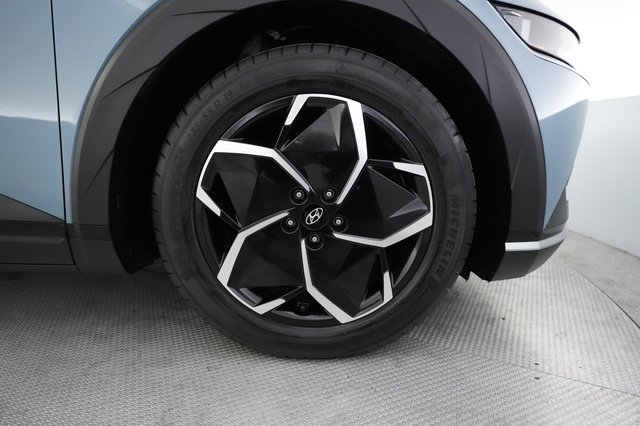 2024 Hyundai IONIQ 5 — photo 16 of 23