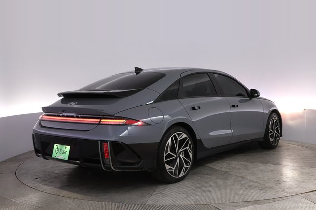 2024 Hyundai IONIQ 6 — photo 2 of 24