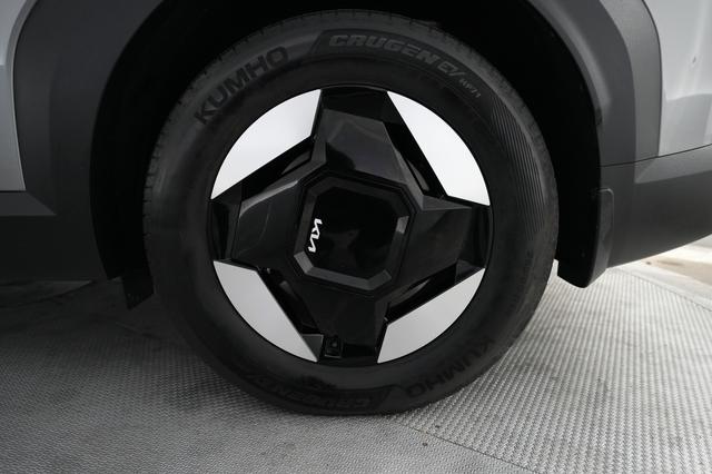 2024 Kia EV9 — photo 7 of 26