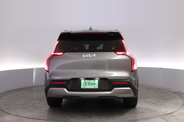 2024 Kia EV9 — photo 12 of 26
