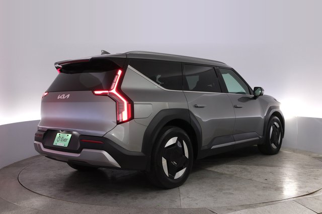 2024 Kia EV9 — photo 2 of 26