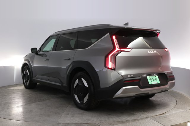 2024 Kia EV9 — photo 13 of 25