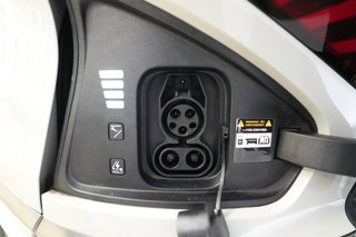 2022 Kia EV6 — photo 8 of 25