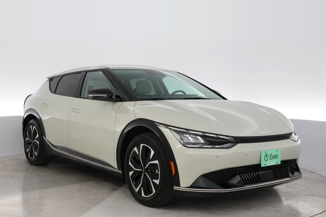 2022 Kia EV6 — photo 10 of 23
