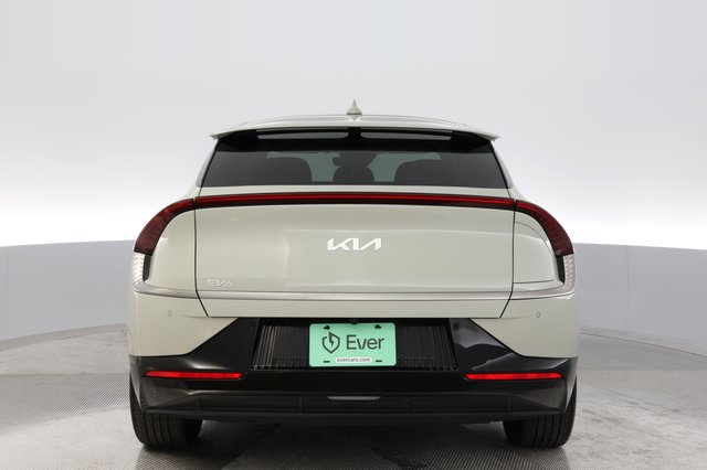 2022 Kia EV6 — photo 12 of 23