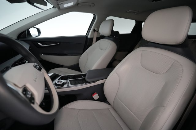 2022 Kia EV6 — photo 3 of 23